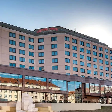 Vienna House By Wyndham Diplomat 4*